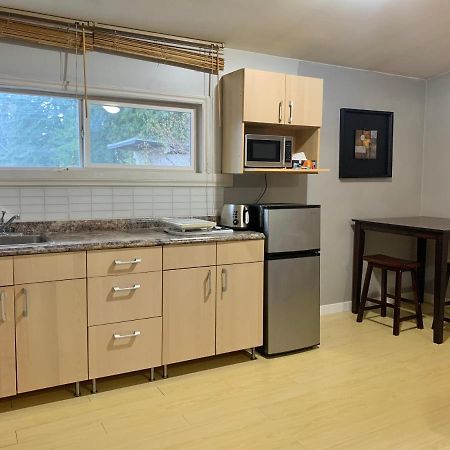 Whole Suite To Yourself At Coquitlam Centre! Port Coquitlam Luaran gambar