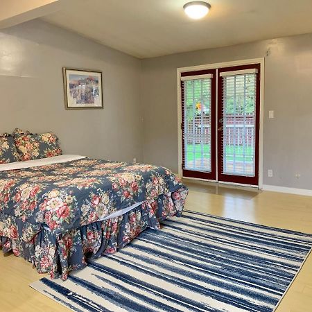 Whole Suite To Yourself At Coquitlam Centre! Port Coquitlam Luaran gambar