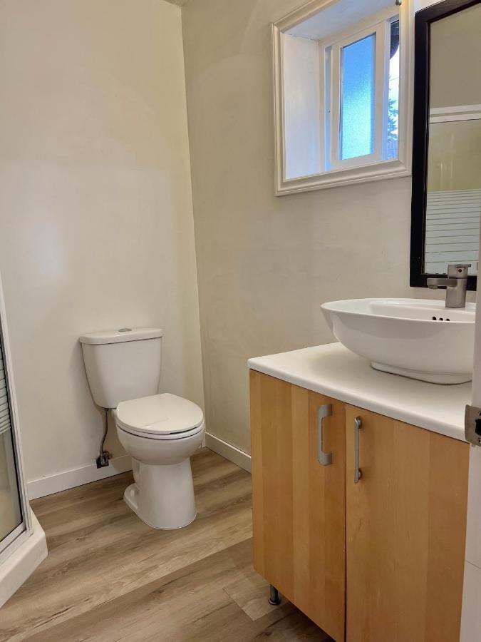 Whole Suite To Yourself At Coquitlam Centre! Port Coquitlam Luaran gambar